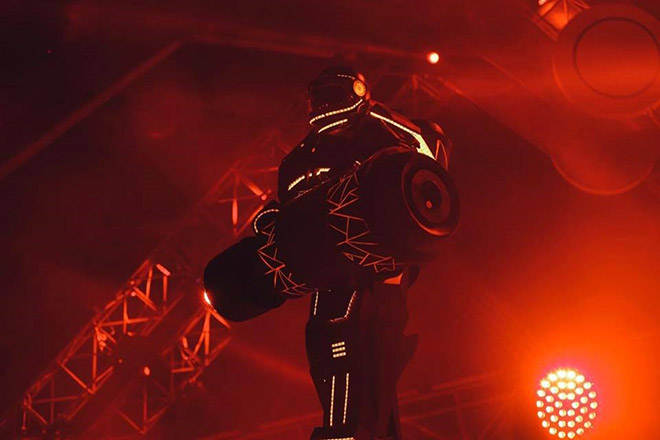 8X khuyết tật là cha đẻ của các siêu anh hùng tại Việt Nam